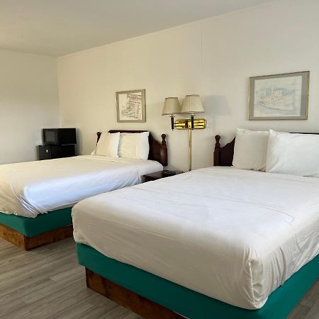 Voyager Inn Saint Ignace Exteriér fotografie
