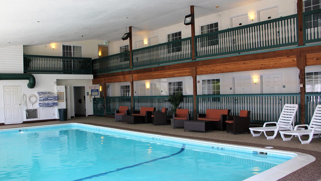 Voyager Inn Saint Ignace Exteriér fotografie