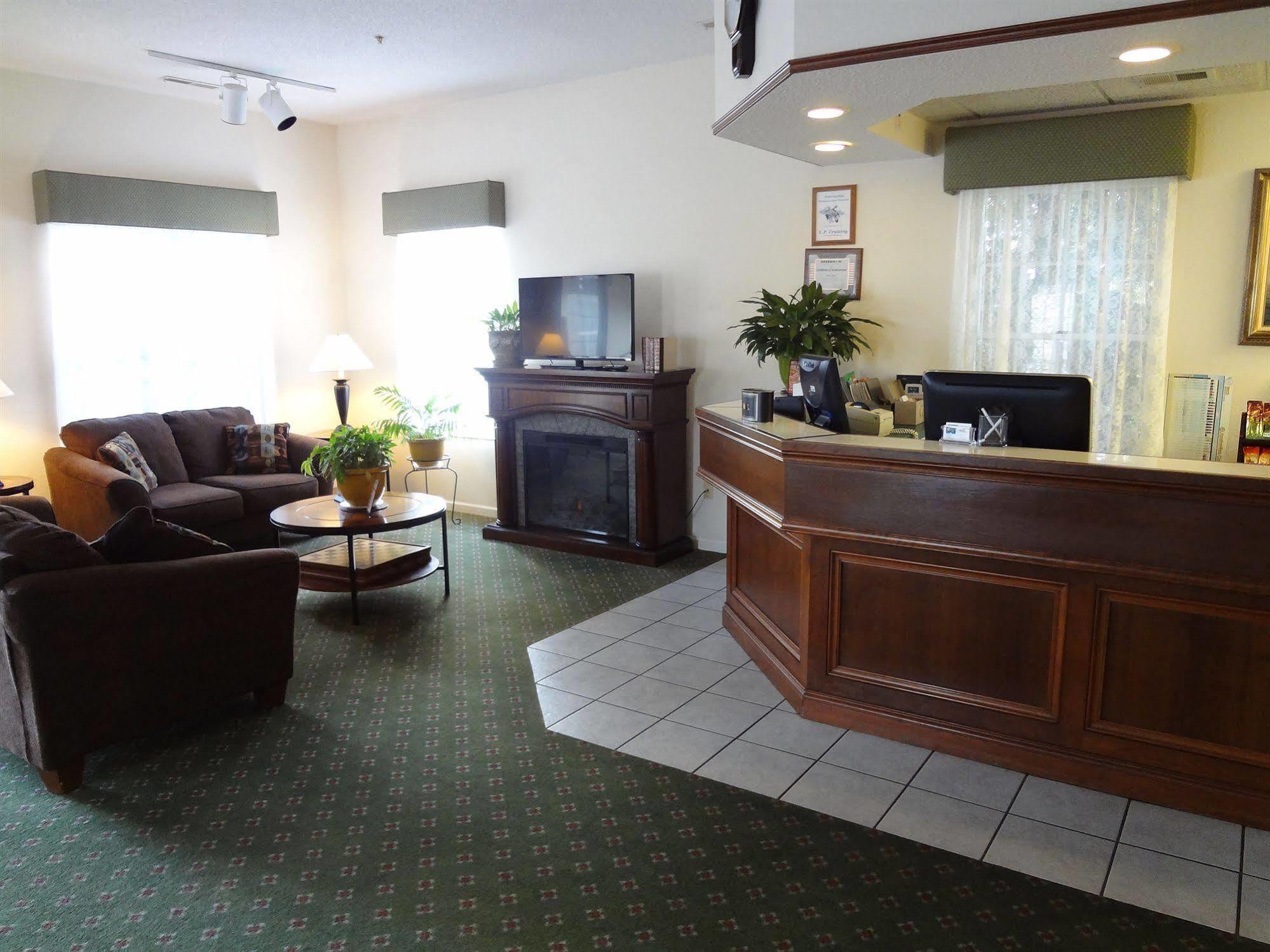 Voyager Inn Saint Ignace Exteriér fotografie