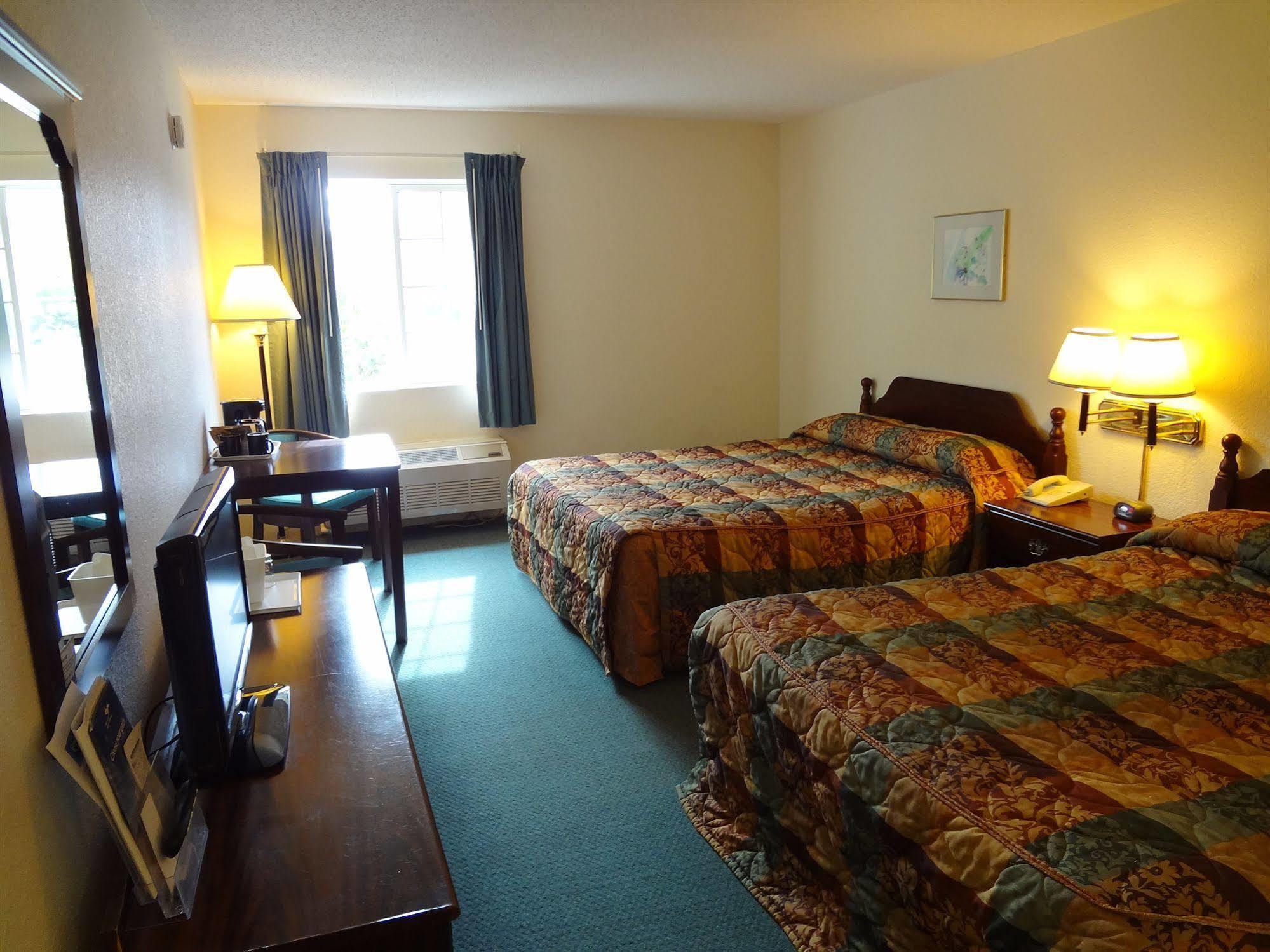 Voyager Inn Saint Ignace Exteriér fotografie