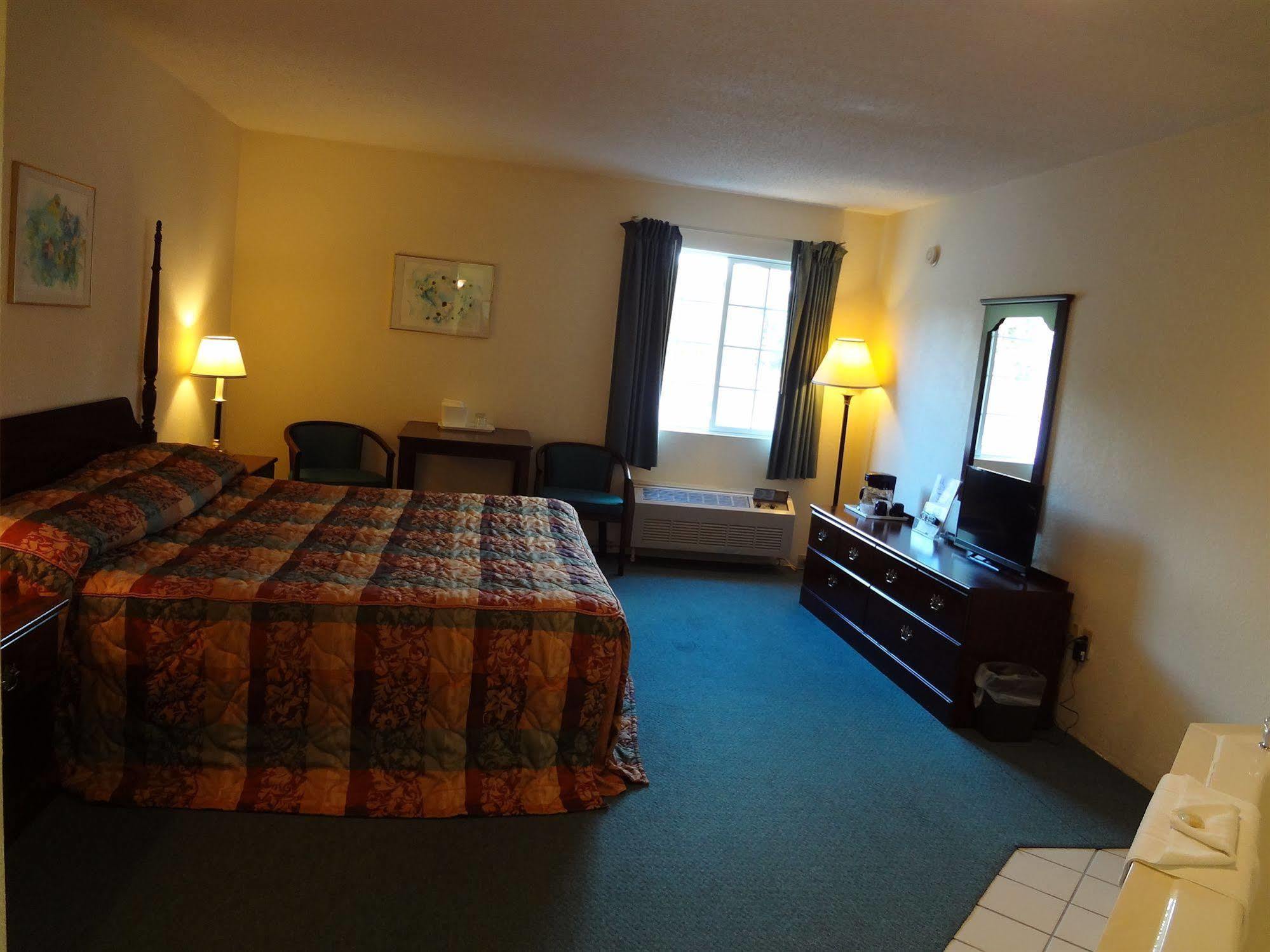 Voyager Inn Saint Ignace Exteriér fotografie