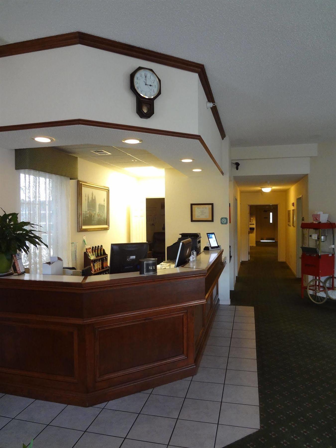 Voyager Inn Saint Ignace Exteriér fotografie