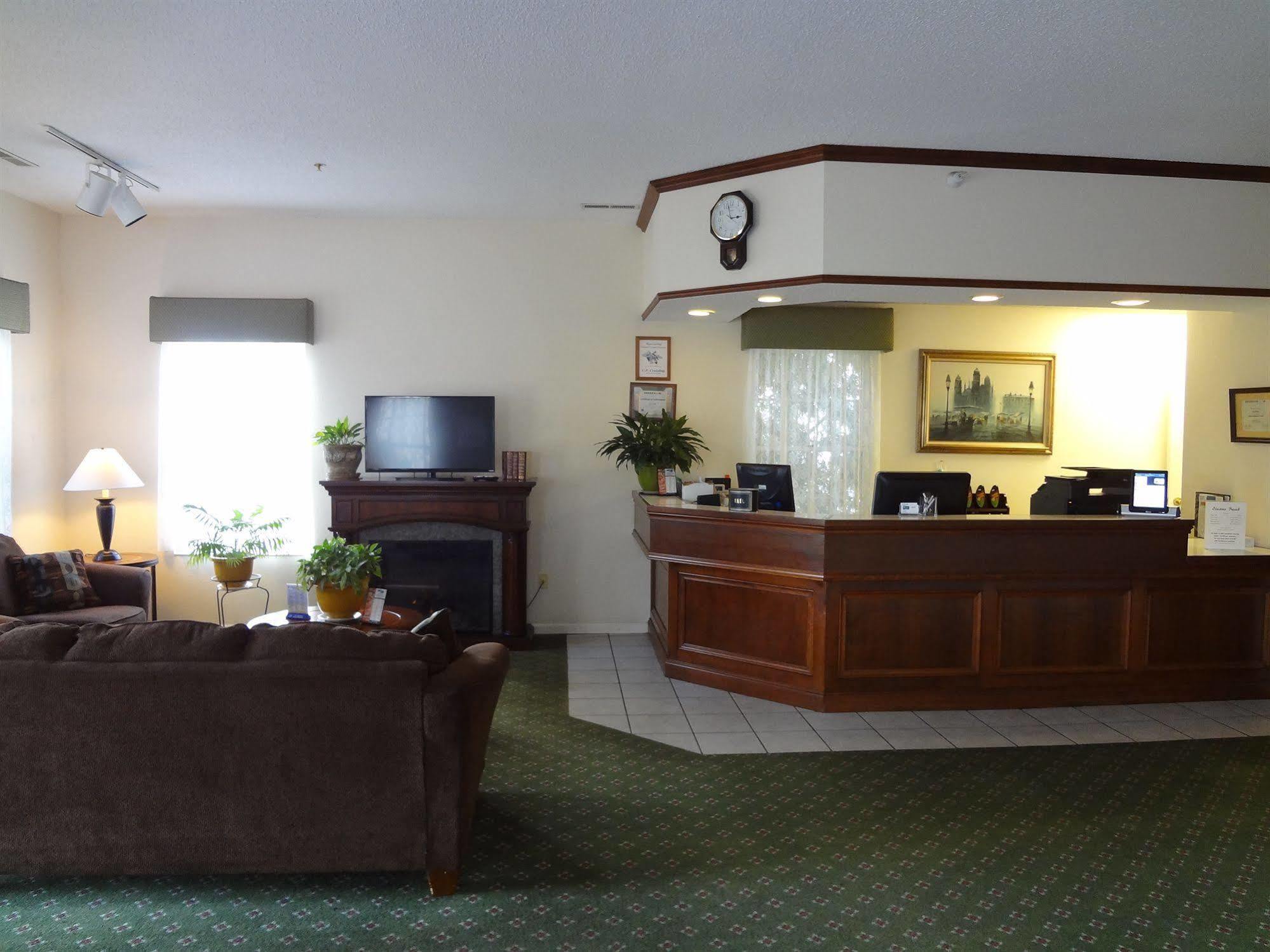 Voyager Inn Saint Ignace Exteriér fotografie